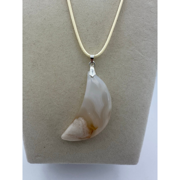 Natural Flower Agate Crescent Moon Pendant Necklace - Picture 11 of 11